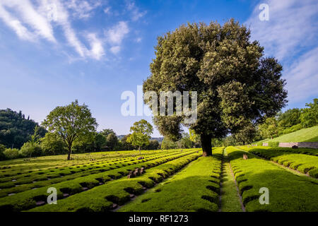 Costermano Deutscher Soldatenfriedhof enthält die Gräber von 21,951 deutsche Soldaten, die im Zweiten Weltkrieg getötet Stockfoto