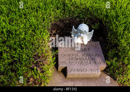 Costermano Deutscher Soldatenfriedhof enthält die Gräber von 21,951 deutsche Soldaten, die im Zweiten Weltkrieg getötet Stockfoto