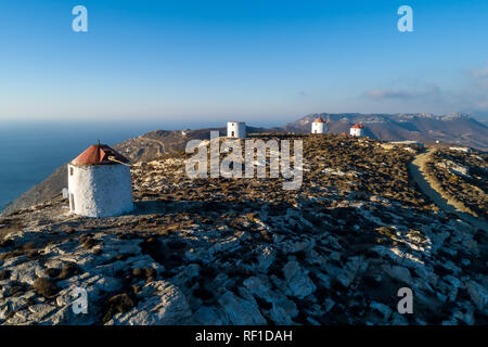 Traditionelle Griechenland - Windmühlen von Amorgos Insel Stockfoto