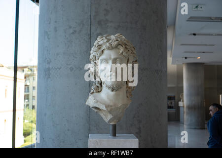 Die Vollkommenheit der griechischen Marmor Skulpturen ist unerreicht. Ein absolutes Muss bei Athen besuchen! Stockfoto