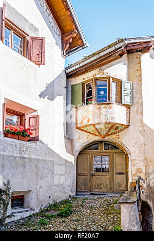 Häuser in Guarda, Graubünden, Engadin, Schweiz Stockfoto