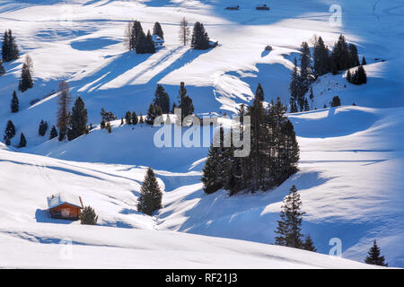 Winter Sonnenaufgang über Seiser Alm Dolomiten, Italien Stockfoto