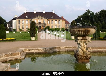 Dolphin Fountain, Oranienbaum Schloss Oranienbaum Park im Dessau-Woerlitz Garden Realm, Weltkulturerbe der UNESCO, Dessau Stockfoto