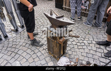 Hand Amboss. hummers alle Schmied Werkzeuge bereit zum Schmieden Schmieden Stockfoto