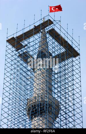 Reparaturarbeiten am das Minarett der Süleymaniye Moschee, Istanbul, Türkei Stockfoto