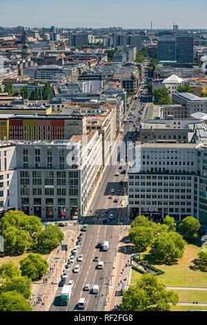 Blick auf den Potsdamer Platz, das Einkaufszentrum von Berlin, Leipziger Straße, Mitte, Berlin, Deutschland Stockfoto