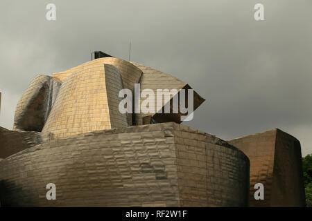 Äußere des Guggenheim Museum in Bilbao. Stockfoto