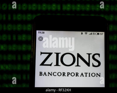 Kiew, Ukraine. 23 Jan, 2019. Zions Bancorporation logo gesehen auf einem Smartphone angezeigt. Quelle: Igor Golovniov/SOPA Images/ZUMA Draht/Alamy leben Nachrichten Stockfoto