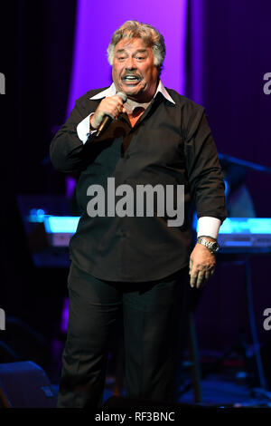 Stuart, FL, USA. 23 Jan, 2019. Tony Orlando führt am Lyric Theatre am 23. Januar 2019 in Stuart, Florida. Quelle: MPI04/Medien Punch/Alamy leben Nachrichten Stockfoto