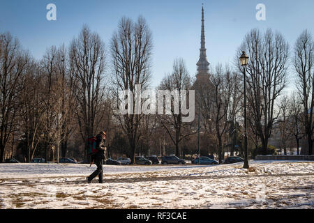 Foto LaPresse/Nicol &#xf2; Campo 24/01/2019 Turin (Italia) Cronaca Neve a Torino Nella Foto: i Giardini Reali Foto/LaPresse Nicol &#xf2; Campo Januar 24, 2019 Turin (Italien) Nachrichten Schneefall in Turin im Bild: Royal Gardens Stockfoto