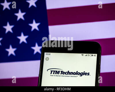 Kiew, Ukraine. 24 Jan, 2019. TTM Technologies Company Logo gesehen auf einem Smartphone angezeigt. Quelle: Igor Golovniov/SOPA Images/ZUMA Draht/Alamy leben Nachrichten Stockfoto