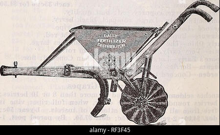 . Katalog 1918. Baumschulen (Gartenbau) Tennessee Memphis Kataloge; Baumschulen Tennessee Memphis Kataloge; Blumen Tennessee Memphis Tennessee Memphis Kataloge; Gemüse; Früchte Tennessee Memphis Kataloge Kataloge; Gartenarbeit Tennessee Memphis Ausrüstung und-Support. Daisy Dünger Distributor - ist ein starkes, präzises und vertrauenswürdigen Werkzeug, stattlich beendet und das Material und Verarbeitung im gesamten ist das Beste. Der Behälter hat die Zunge und gerillt Gelenke, sicher zusammen durch Zement Nägel gehalten und zwei Schrauben; ist gut an das Lager abgestützt. Das Messgerät ist positiv und es ist einfach so als t Stockfoto