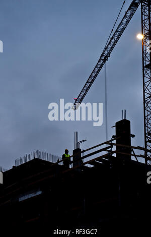 Baustelle mit der Silhouette einer Bau Tower Stockfoto