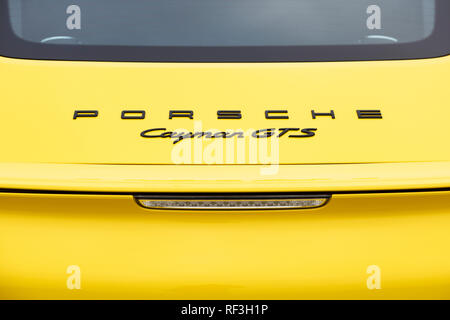 2015 Gelbe Porsche Cayman GTS Heck Zusammenfassung Stockfoto