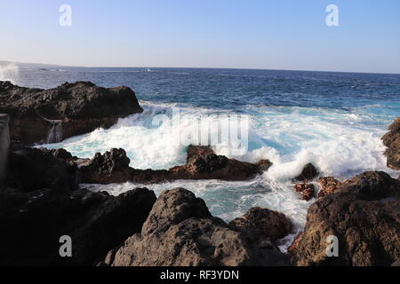 El Caleton natürlichen Pools gebildet aus Lava in Teneriffa, Kanarische Inseln Stockfoto