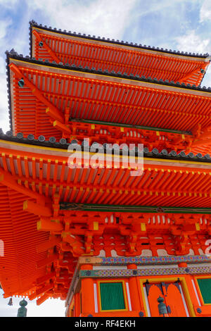 Kiyomizu-dera, offiziell Otowa-san Kiyomizu-dera, ist eine unabhängige buddhistische Tempel in Kyoto, Japan Stockfoto