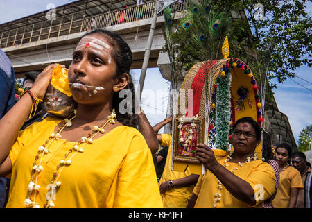 Kuala Lumpur, Malaysia. 21. Januar, 2019. Malaysia Thaipusam Festival am Batu Höhlen in Kuala Lumpur, Malaysia. Alle Gläubigen betet anders Lor Stockfoto