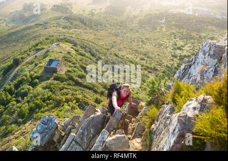 Mowbray Ridge Trail führt Wanderer bis der städtischen Wunder von Devil's Peak, Teil des Table Mountain National Park in Kapstadt, Western Cape, Südafrika Stockfoto