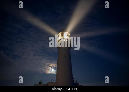 Flamborough Head Leuchtturm bei Nacht Stockfoto