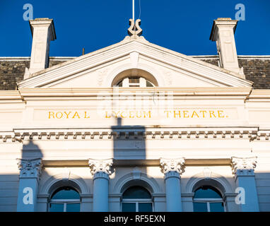 Reich verzierte Vorderseite des Royal Lyceum Theatre im Winter Sonnenschein, Edinburgh, Schottland, Großbritannien Stockfoto