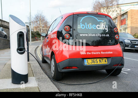 Blue City Electric Car-sharing Scheme in London, Großbritannien Stockfoto