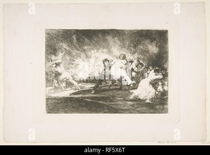 Platte 41 aus "Die Katastrophen des Krieges" (Los Desastres de la Guerra): "Sie entkommen durch die Flammen." (Escapan entre las Lamas.). Artist: Goya (Francisco de Goya y Lucientes) (Spanisch, Fuendetodos 1746-1828 Bordeaux). Abmessungen: Platte: 6 1/4 x 9 3/16 in. (15,9 × 23,3 cm) Blatt: 8 11/16 × 12 11/16 in. (22 × 32,3 cm). Serie/Portfolio: Die Katastrophen des Krieges. Datum: 1810. Museum: Metropolitan Museum of Art, New York, USA. Stockfoto