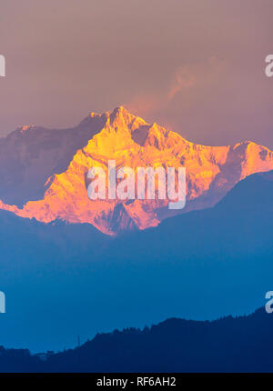 Die Berge des Himalaya Kanchenjunga, der dritthöchste Berg der Welt. Stockfoto