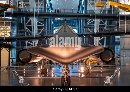 Lockheed SR-71 Blackbird auf Anzeige im e Boeing Aviation Hangar am Steven F. Udvar-Hazy Center in Chantilly, VA Stockfoto