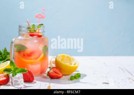 Sommer Erdbeer Limonade Stockfoto