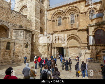 Äußere der Kirche des Heiligen Grabes, alte Stadt, Jerusalem, Israel. Der Haupteingang Stockfoto