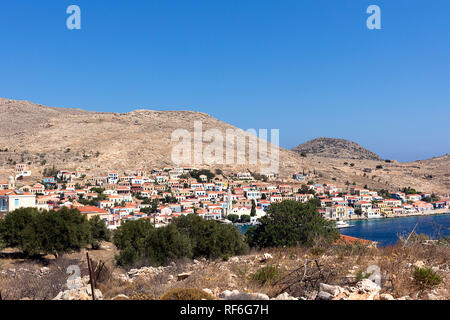 Insel Chalki, Panoramablick auf emborios. Ägäis, Dodekanes, Griechenland Stockfoto