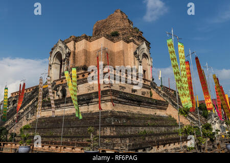 Wat Chedi Luang' Tempel des großen Stupa" ist ein buddhistischer Tempel in der Altstadt von Chiang Mai. König Saen Muang Ma begann mit dem Bau der Phra Chedi Luan Stockfoto