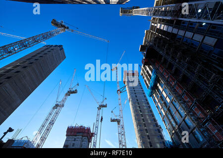 Baukräne, Circle Square Manchester, North West England, Großbritannien Stockfoto