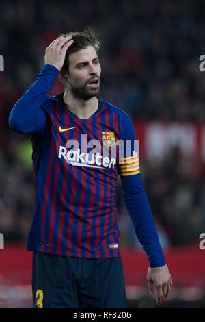 Sevilla, Spanien. 23 Jan, 2019. Pique des FC Barcelona während der Copa del Rey Match zwischen FC Sevilla gegen FC Barcelona im Stadion Ramon Sanchez Pizjuan am Januar 23, 2019 in Sevilla, Spanien: Javier Montaño/Pacific Press/Alamy leben Nachrichten Stockfoto