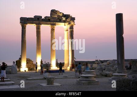 TUR Türkei Side Türkische Riviera Küste. Ruinen der Apollon Tempel Stockfoto