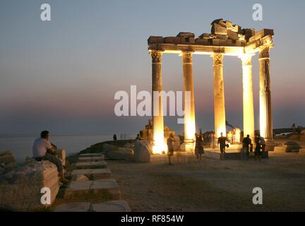 TUR Türkei Side Türkische Riviera Küste. Ruinen der Apollon Tempel Stockfoto