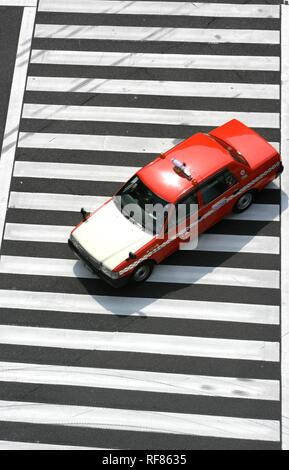 JPN, Japan, Tokio: große Fußgängerzone crosswalk, Harumi Dori Street und Sotobori Dori, Ginza Stockfoto