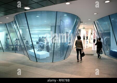 JPN Japan Tokio Comme des Garcons Store. EinkaufsstraBe im Stadtteil Aoyama Omotesando Avenue Stockfotografie Alamy
