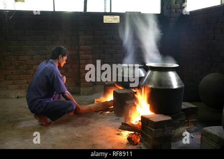 Arzneimittel produziert im hauseigenen Soma Herbals Fabrik, Somatheeram Ayurveda Resort, traditionelle ayurvedische Medizin Spa Resort Stockfoto