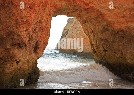 Praia dos Tres Irmaos in der Nähe von Alvor, Algarve, Portugal Stockfoto