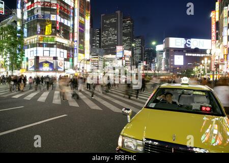 Leuchtreklamen, Unterhaltungs- und Einkaufsviertel in Shinjuku Subnade Straße, Stadtteil Shinjuku, Tokyo, Japan, Asien Stockfoto