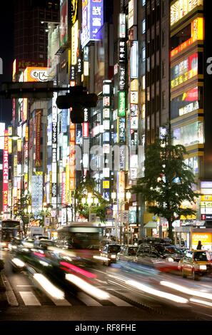 Leuchtreklamen, Unterhaltungs- und Einkaufsviertel in Shinjuku Subnade Straße, Stadtteil Shinjuku, Tokyo, Japan, Asien Stockfoto