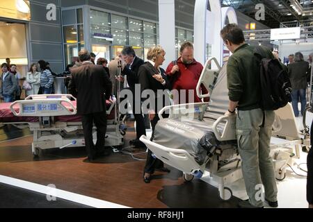 Medica 2007, der weltweit größten Fachmesse für medizinische Geräte und Technologien, Düsseldorf, Nordrhein-Westfalen Stockfoto