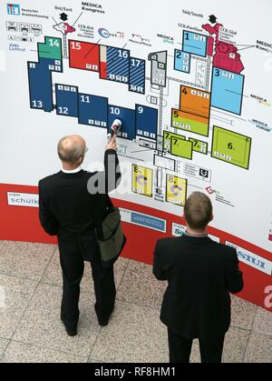 Medica 2007, der weltweit größten Fachmesse für medizinische Geräte und Technologien, Düsseldorf, Nordrhein-Westfalen Stockfoto