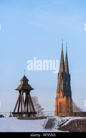 Die gunilla Bell (Gunillaklockan) auf die Burg und die Kathedrale. Uppsala, Schweden, Skandinavien. Stockfoto