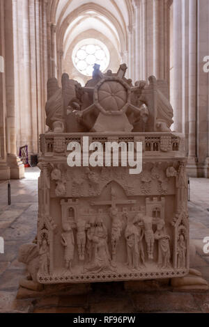 Grab von Ines de Castro, Kloster Alcobaça, Alcobaça, Portugal Stockfoto