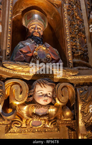 Sanctuary und Altarbild der Transit von St. Bernard, Kloster Alcobaça, Portugal Stockfoto