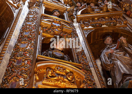 Sanctuary und Altarbild der Transit von St. Bernard, Kloster Alcobaça, Portugal Stockfoto