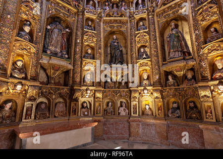 Sanctuary und Altarbild der Transit von St. Bernard, Kloster Alcobaça, Portugal Stockfoto