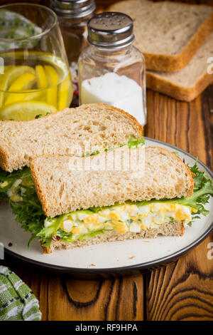 Eiersalat, Gruene, Salat, leckeren, gesunden Frühstück Stockfoto